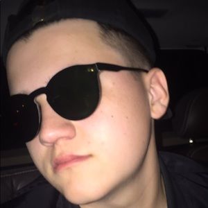 Meet your Posher, Seth